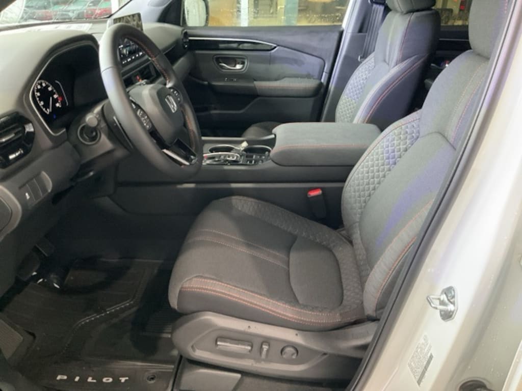 New 2025 Honda Pilot Sport SUV