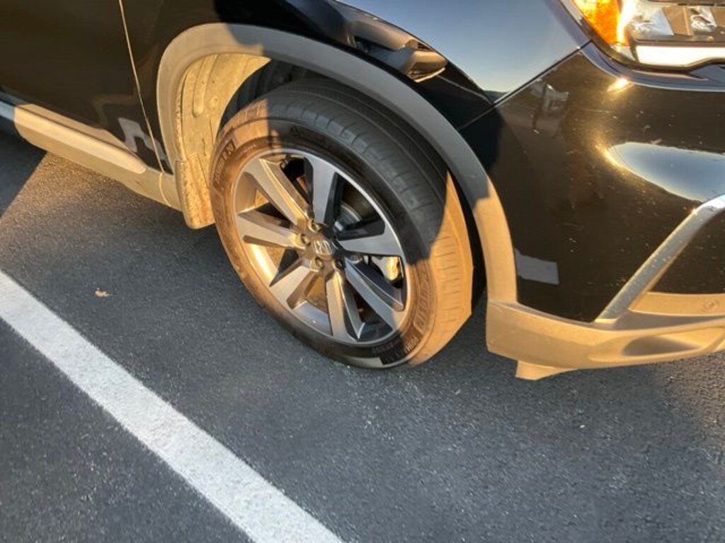 Certified 2025 Honda Pilot Touring SUV