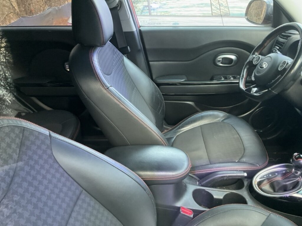 Used 2018 Kia Soul ! Hatchback