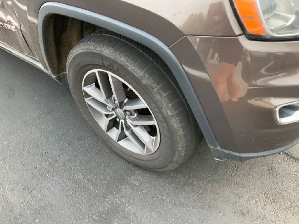 Used 2018 Jeep Grand Cherokee Laredo RWD SUV