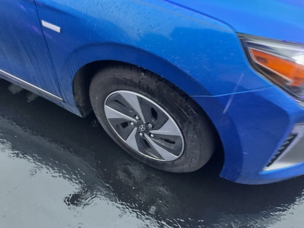 Used 2017 Hyundai Ioniq Hybrid SEL Hatchback