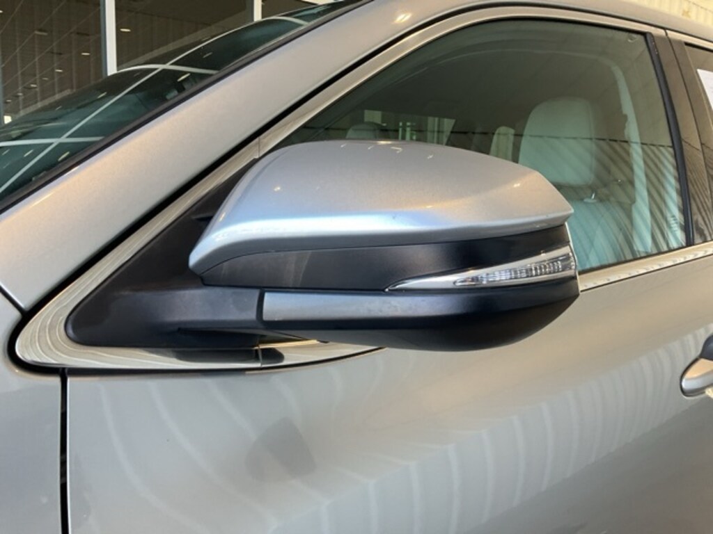 Used 2017 Toyota Highlander LE V6 SUV