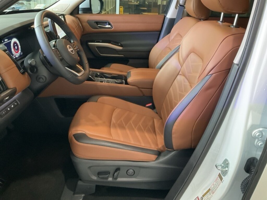 Used 2025 Nissan Pathfinder Platinum SUV