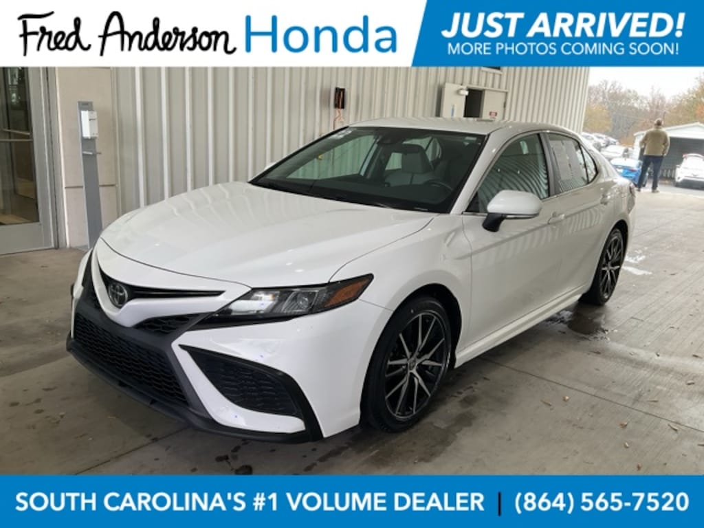 Used 2022 Toyota Camry SE Sedan