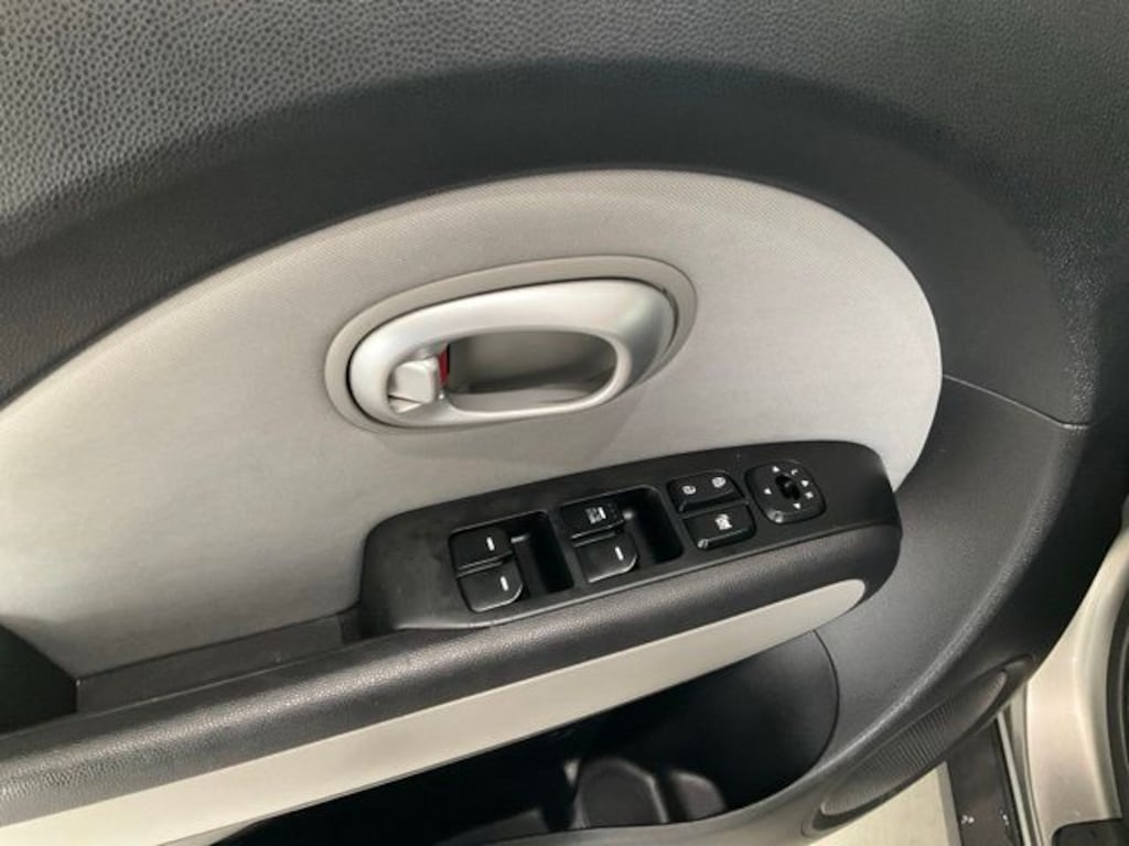 Used 2015 Kia Soul Base FWD Hatchback
