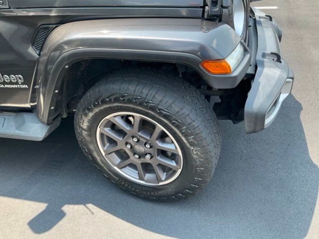 Used 2021 Jeep Gladiator Overland Truck
