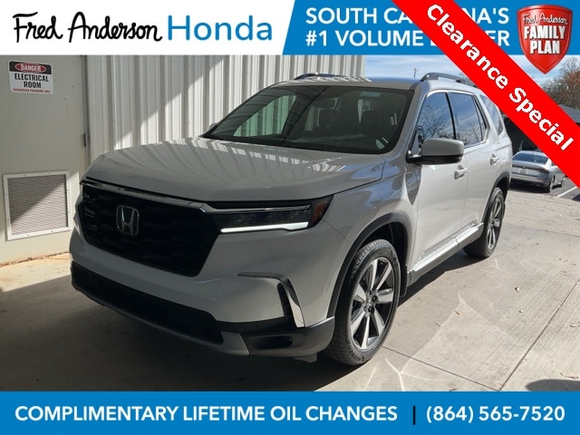 2025 Honda Pilot Touring's photo