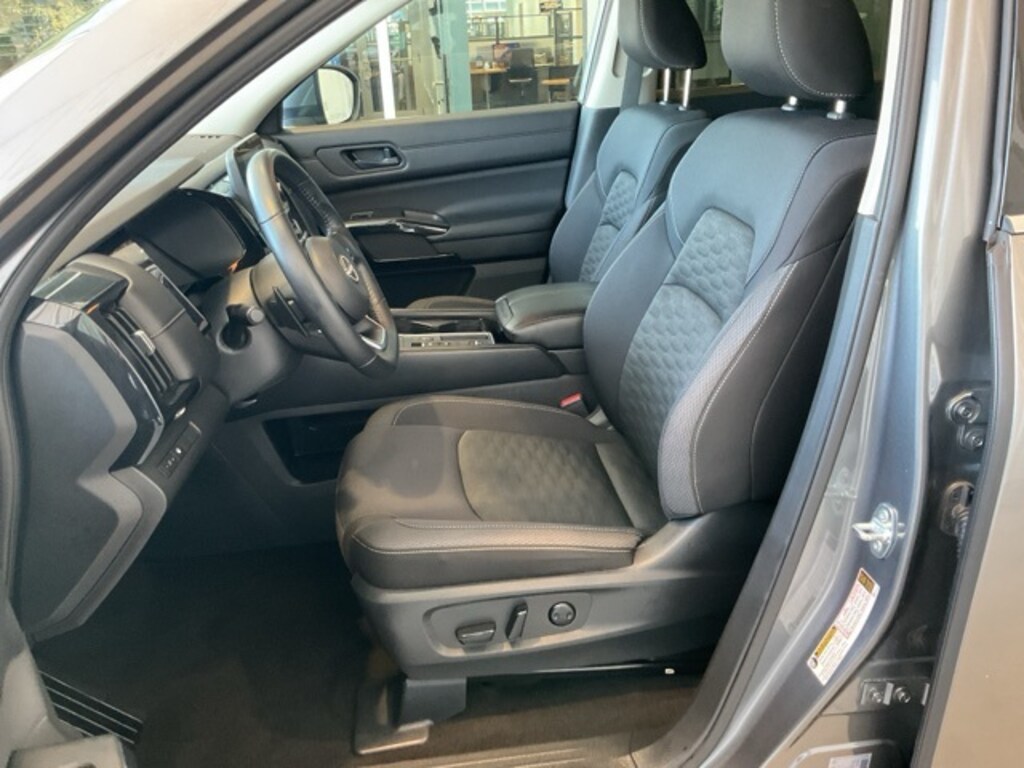 Used 2024 Nissan Pathfinder SV SUV