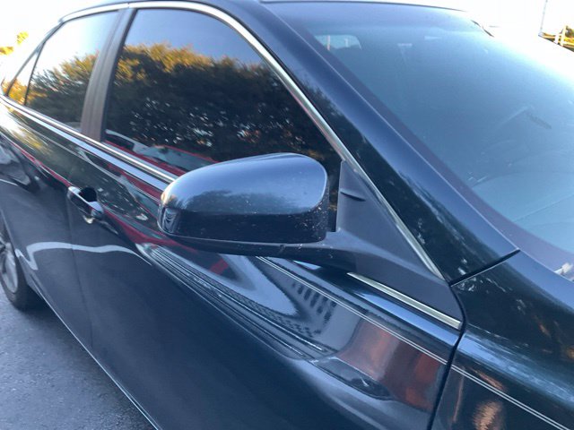 Used 2016 Toyota Camry SE Sedan