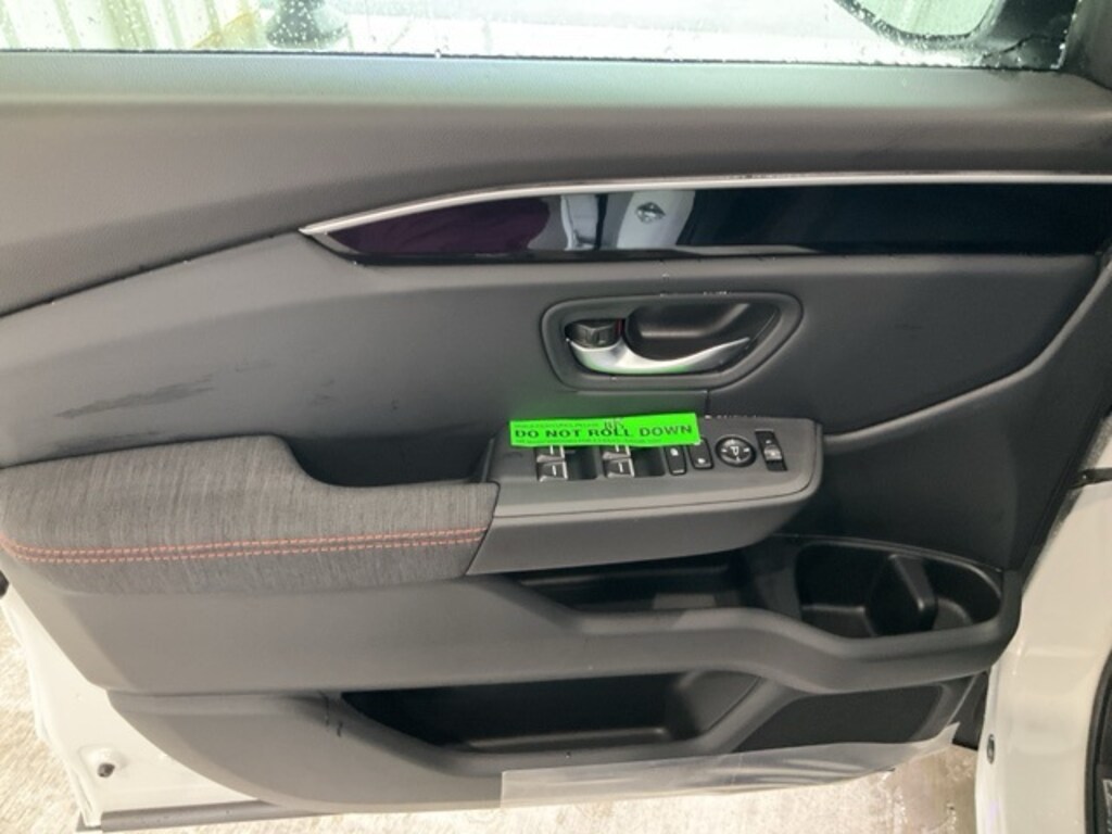 New 2025 Honda Pilot Sport SUV