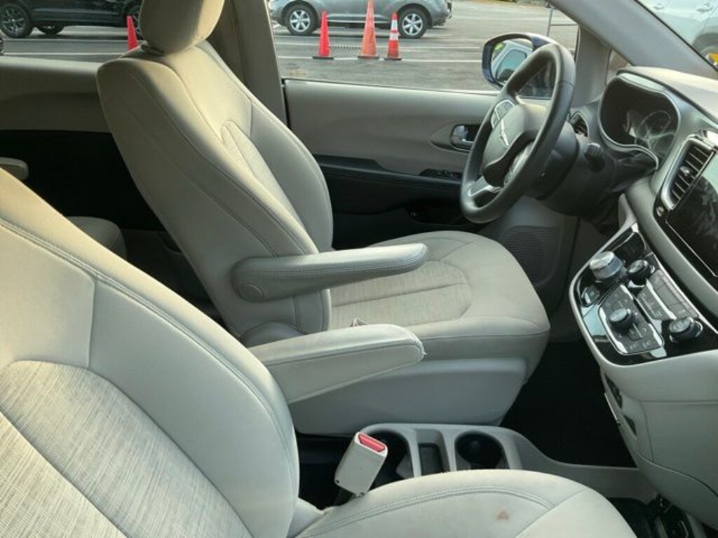 Used 2018 Chrysler Pacifica Hybrid Touring Plus Minivan/Van