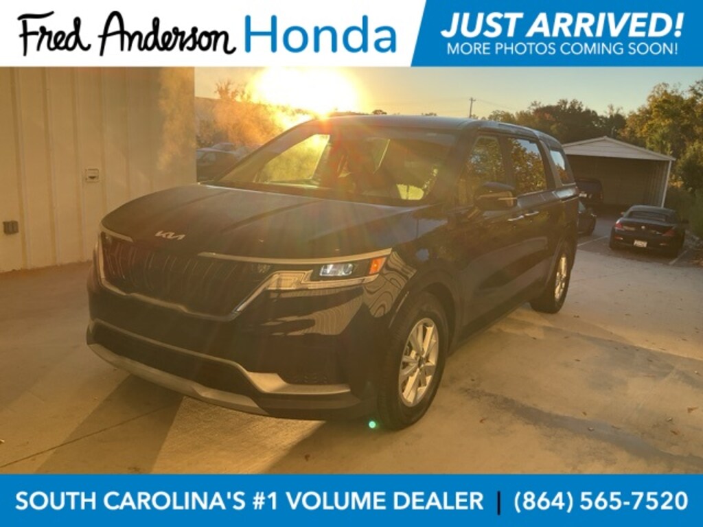 Used 2023 Kia Carnival LX Seat Package Minivan/Van