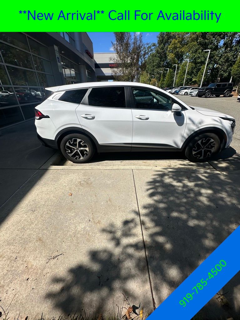 2023 Kia Sportage EX photo 2