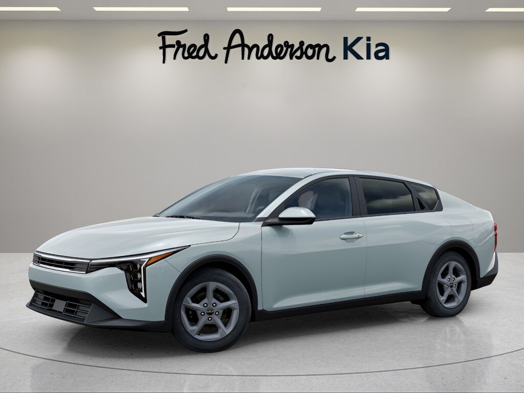 2025 Kia K4 LXS photo 2
