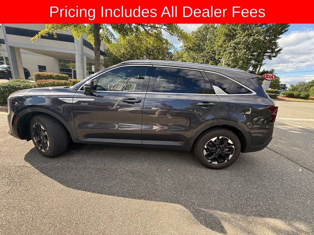 Used 2025 Kia Sorento S SUV