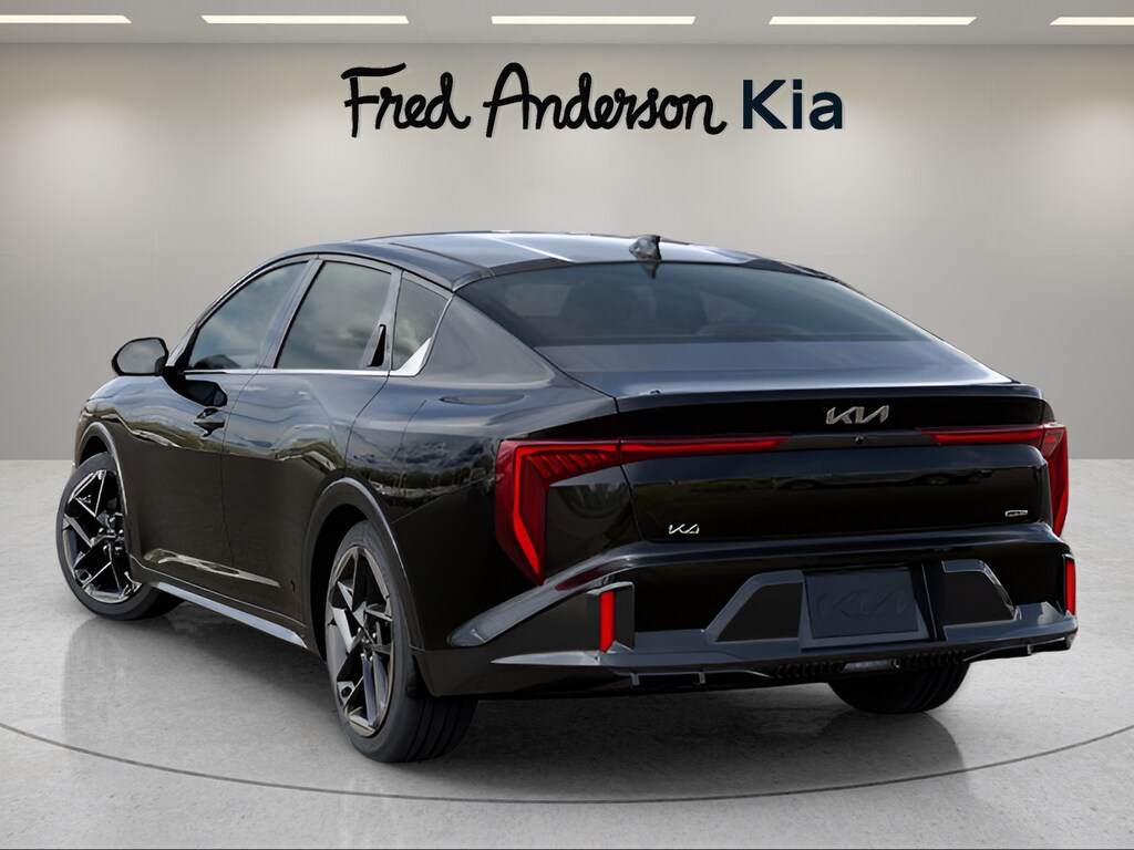 2025 Kia K4 GT-Line photo 4
