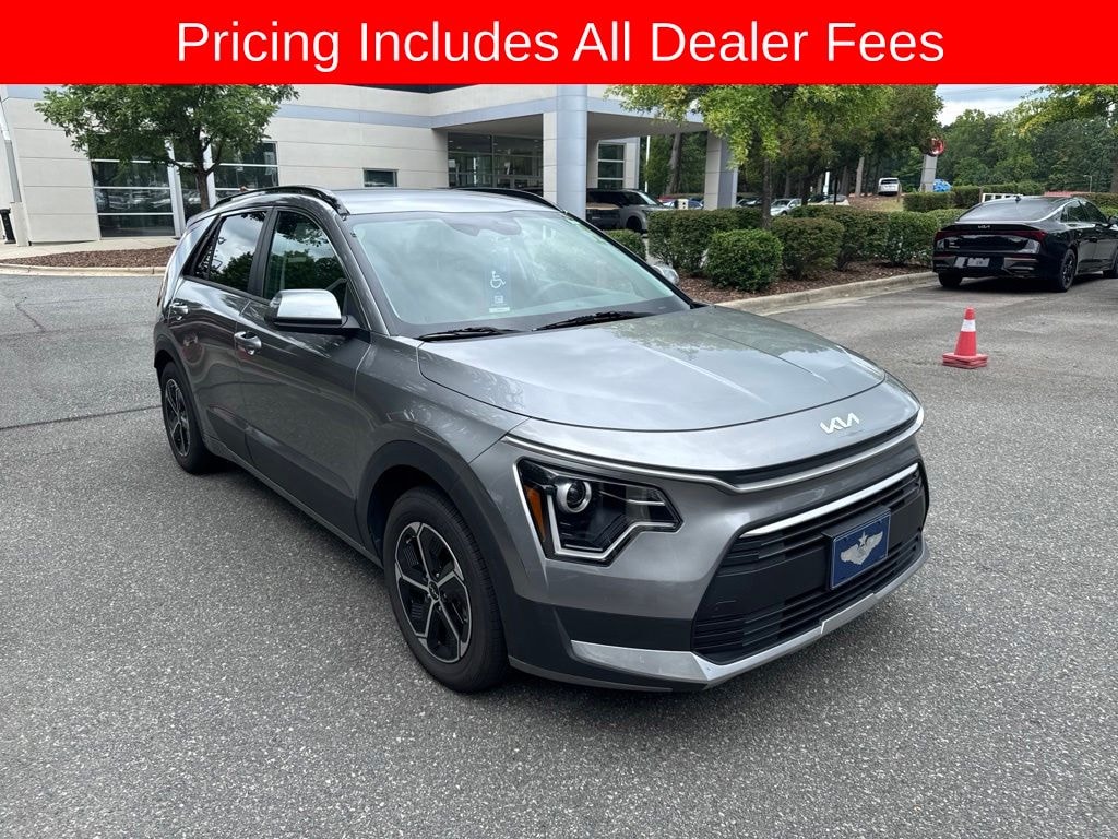 Used 2023 Kia Niro LX SUV