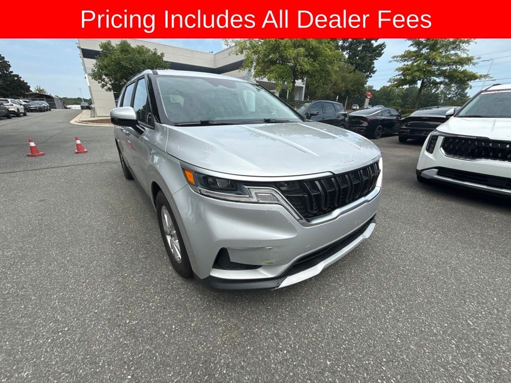Used 2022 Kia Carnival LX Minivan/Van
