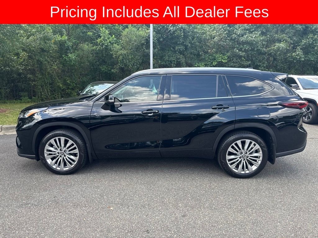 Used 2024 Toyota Highlander Platinum SUV