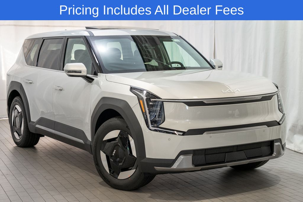 2026 Kia EV9 Light L/R's photo