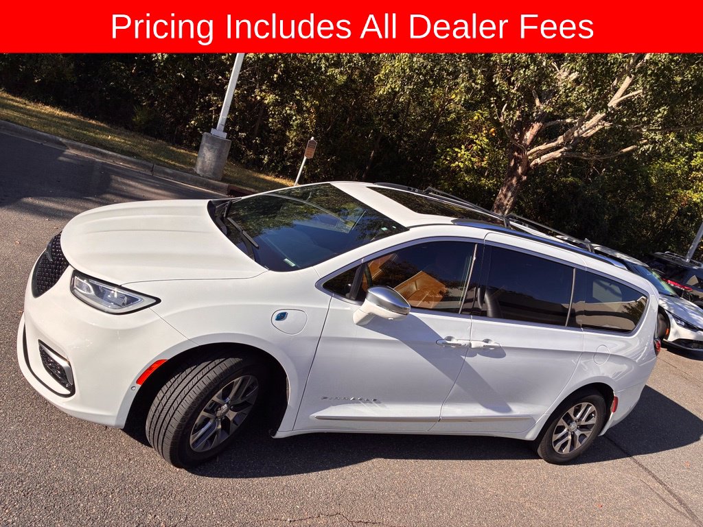 Used 2024 Chrysler Pacifica Plug-In Hybrid Pinnacle Minivan/Van