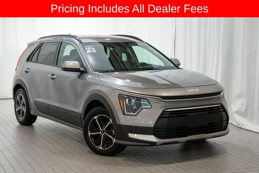 Used 2023 Kia Niro LX SUV