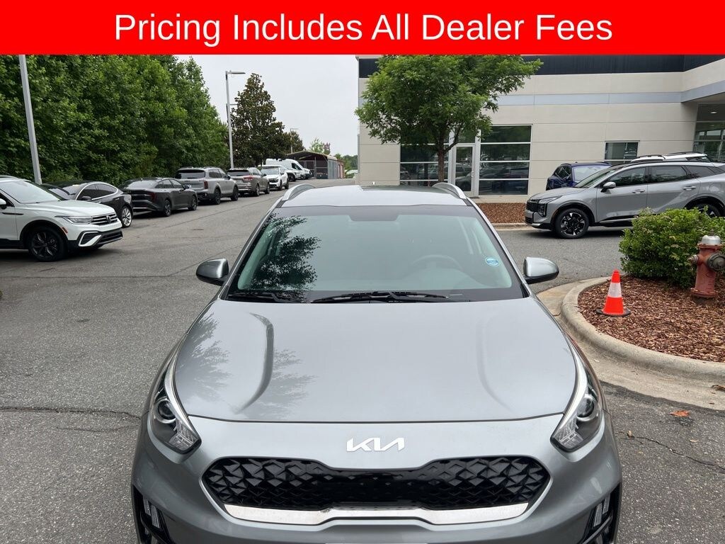Used 2022 Kia Niro LX SUV