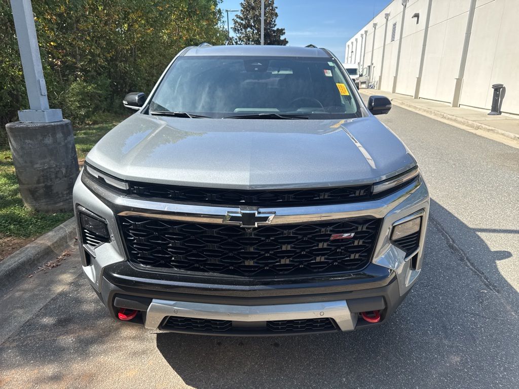 2024 Chevrolet Traverse Z71 photo 3