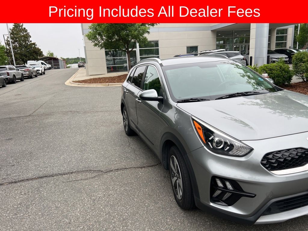 2022 Kia Niro LX's photo