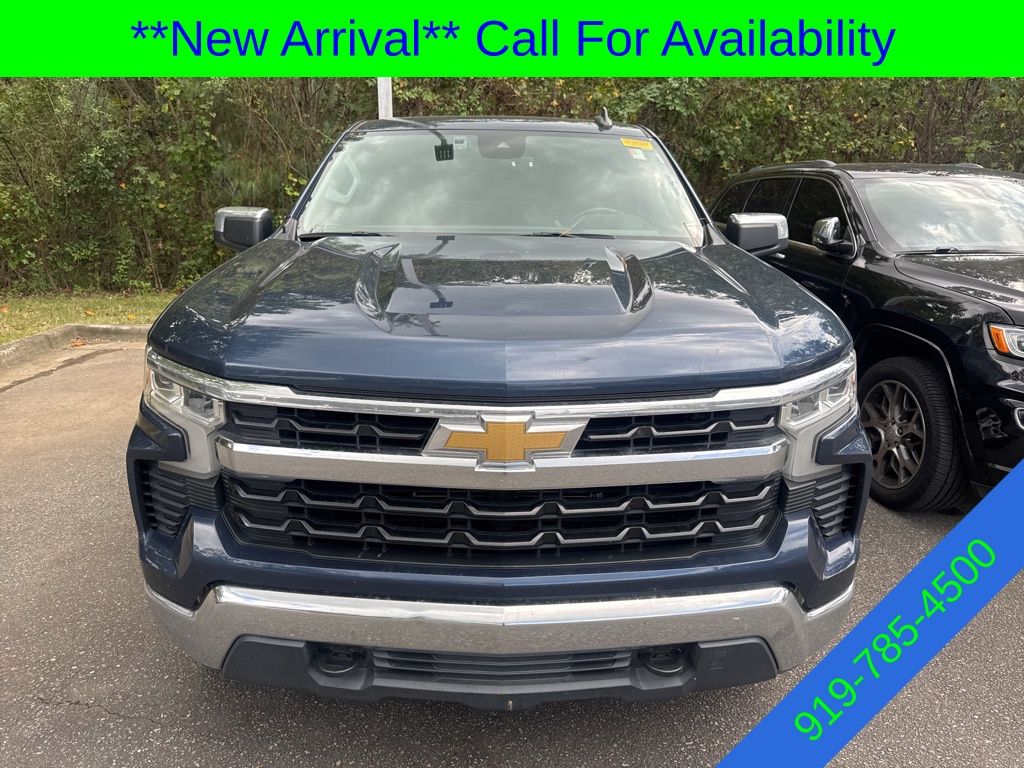 2022 Chevrolet Silverado 1500 LT photo 2