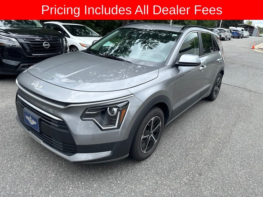 Used 2023 Kia Niro LX SUV