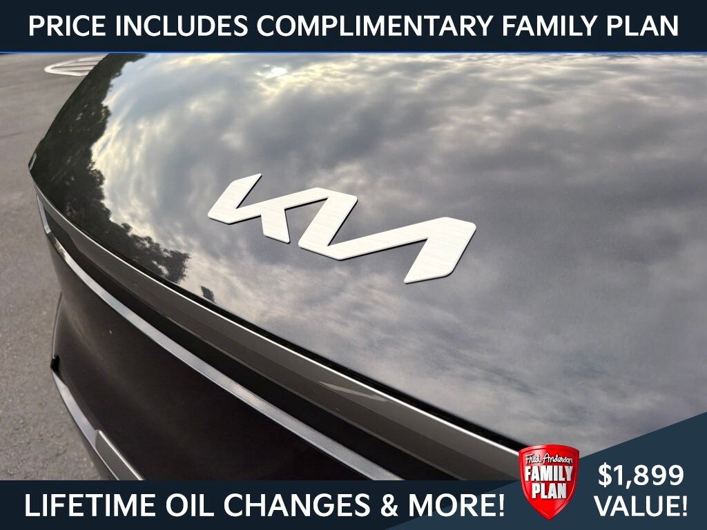 New 2026 Kia EV9 Wind SUV