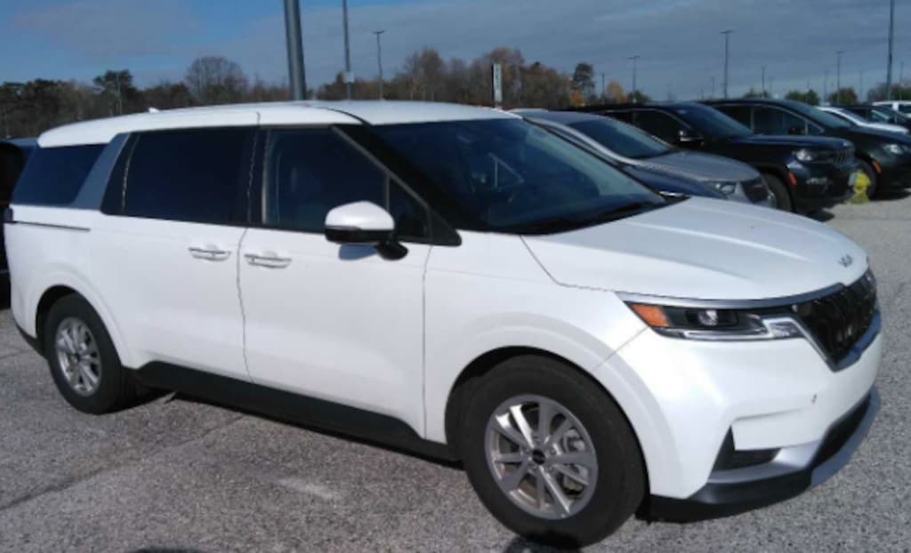 Certified 2024 Kia Carnival LX Minivan/Van