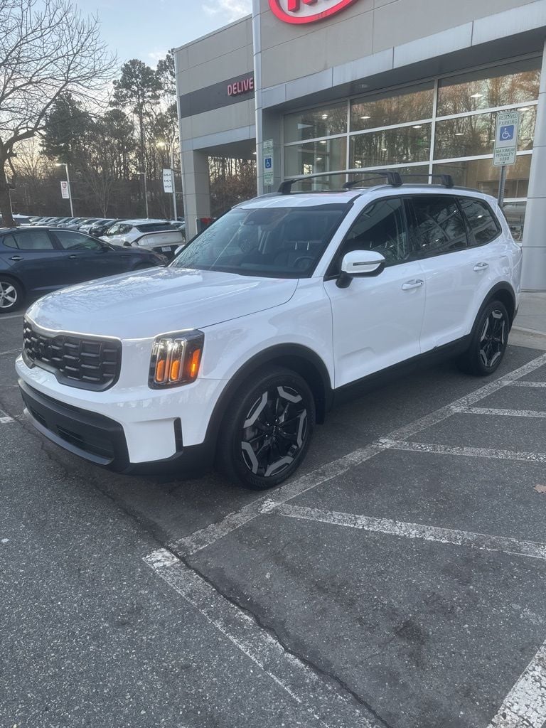 2024 Kia Telluride S's photo