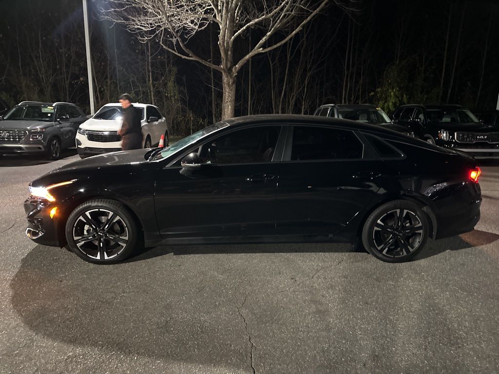 2024 Kia K5 GT-Line photo 2