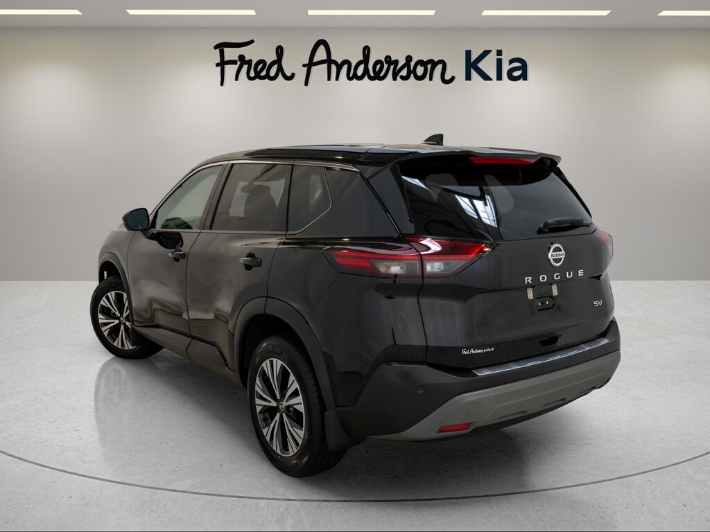 2021 Nissan Rogue SV photo 4