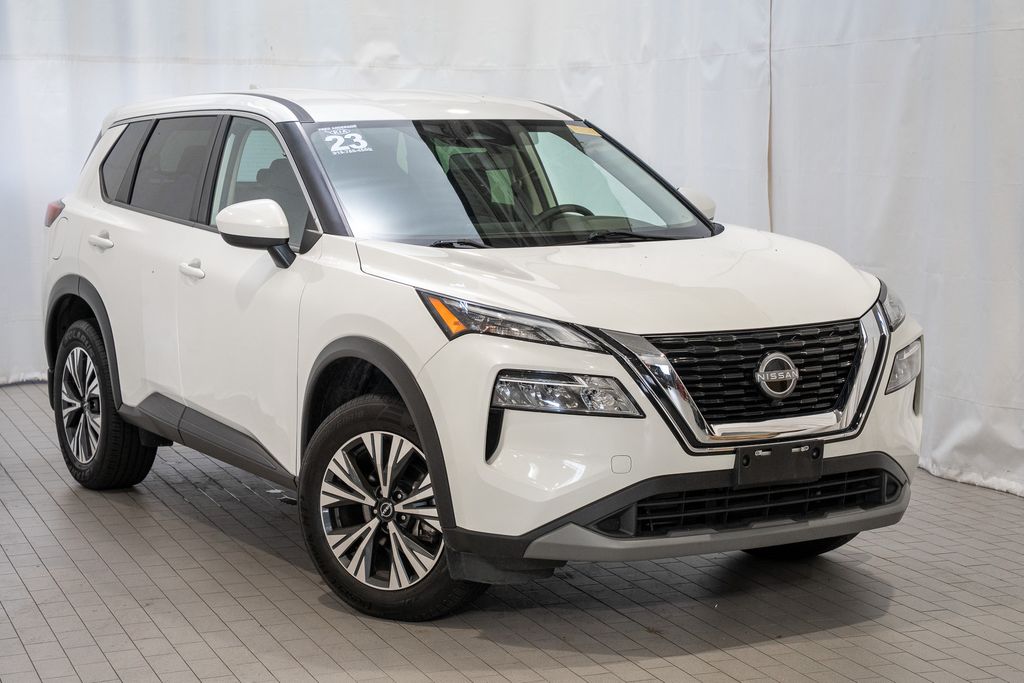 2023 Nissan Rogue SV's photo