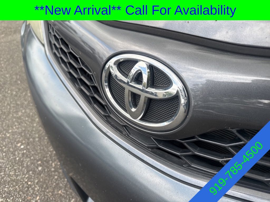 2013 Toyota Camry SE photo 4