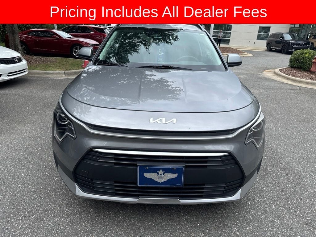 Used 2023 Kia Niro LX SUV