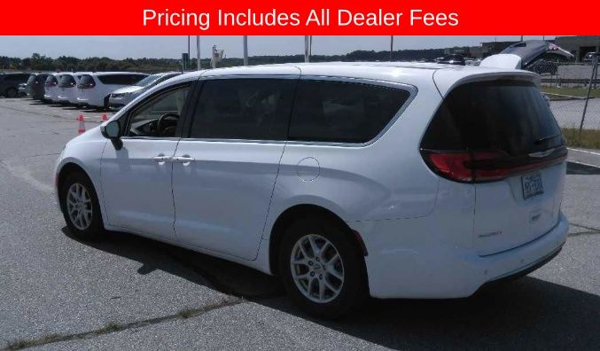 2023 Chrysler Pacifica's photo