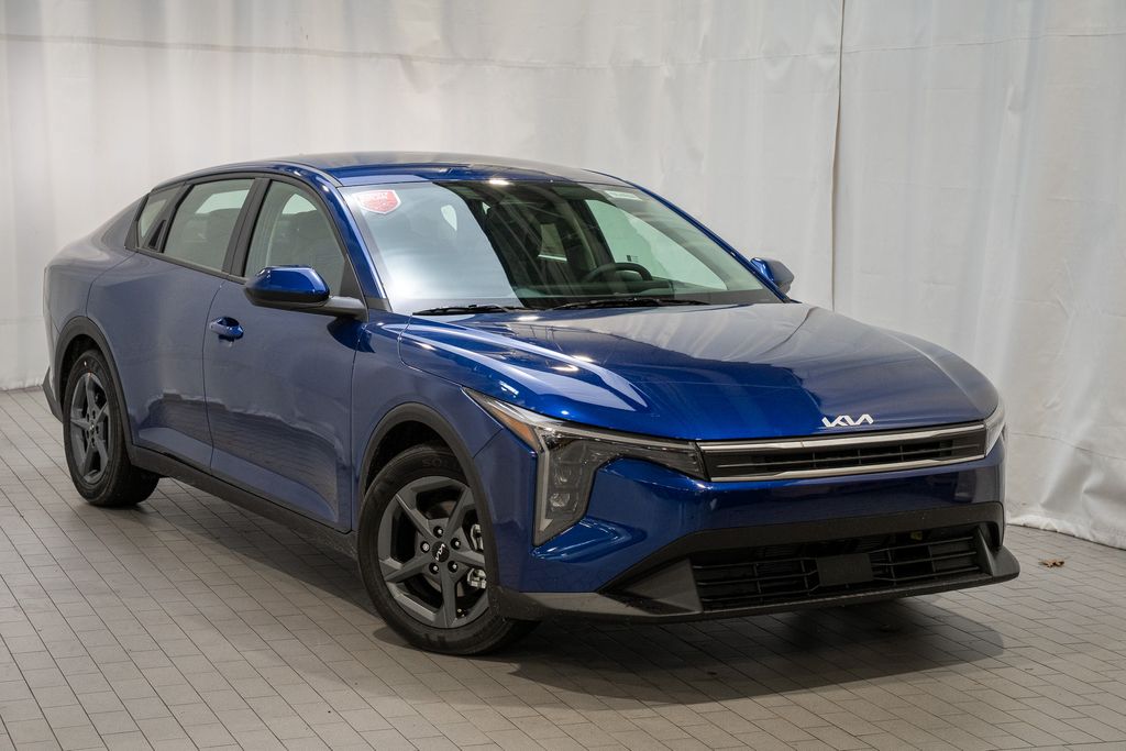 2025 Kia K4 LXS's photo