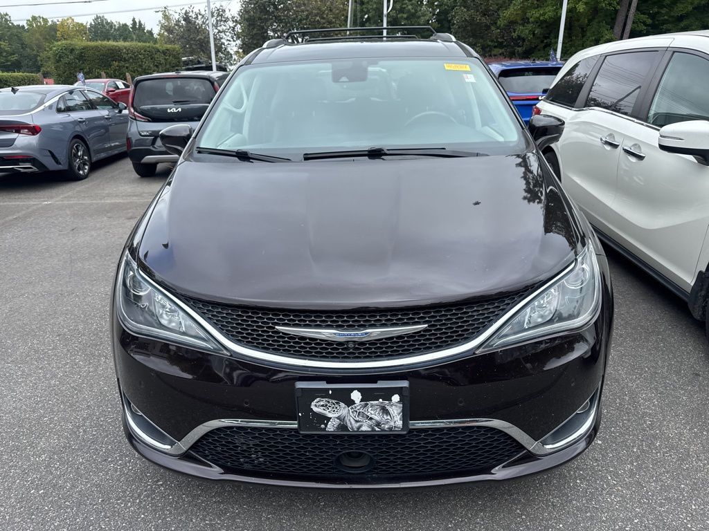 2018 Chrysler Pacifica Touring Plus photo 3