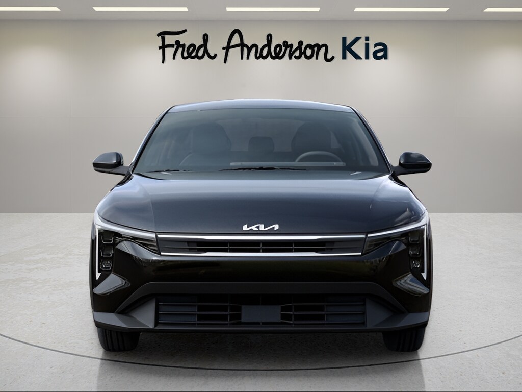 2025 Kia K4 LXS photo 2