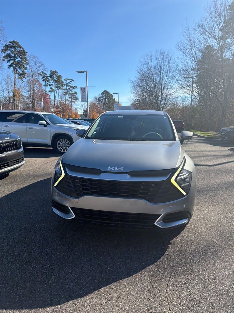 2023 Kia Sportage LX photo 2