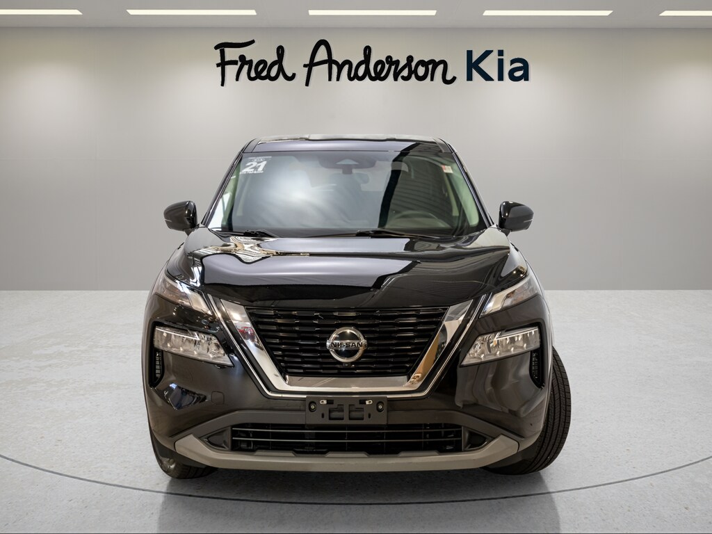 2021 Nissan Rogue SV photo 3