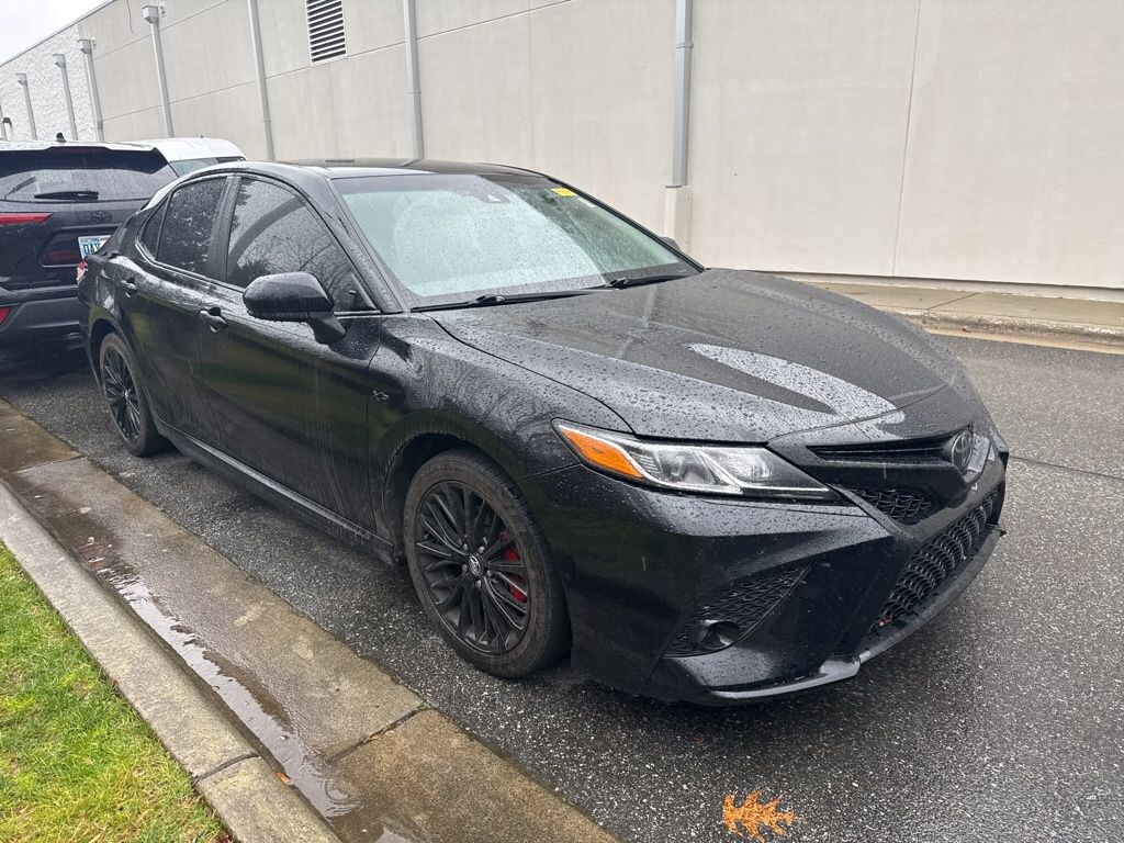 Used 2020 Toyota Camry SE Sedan