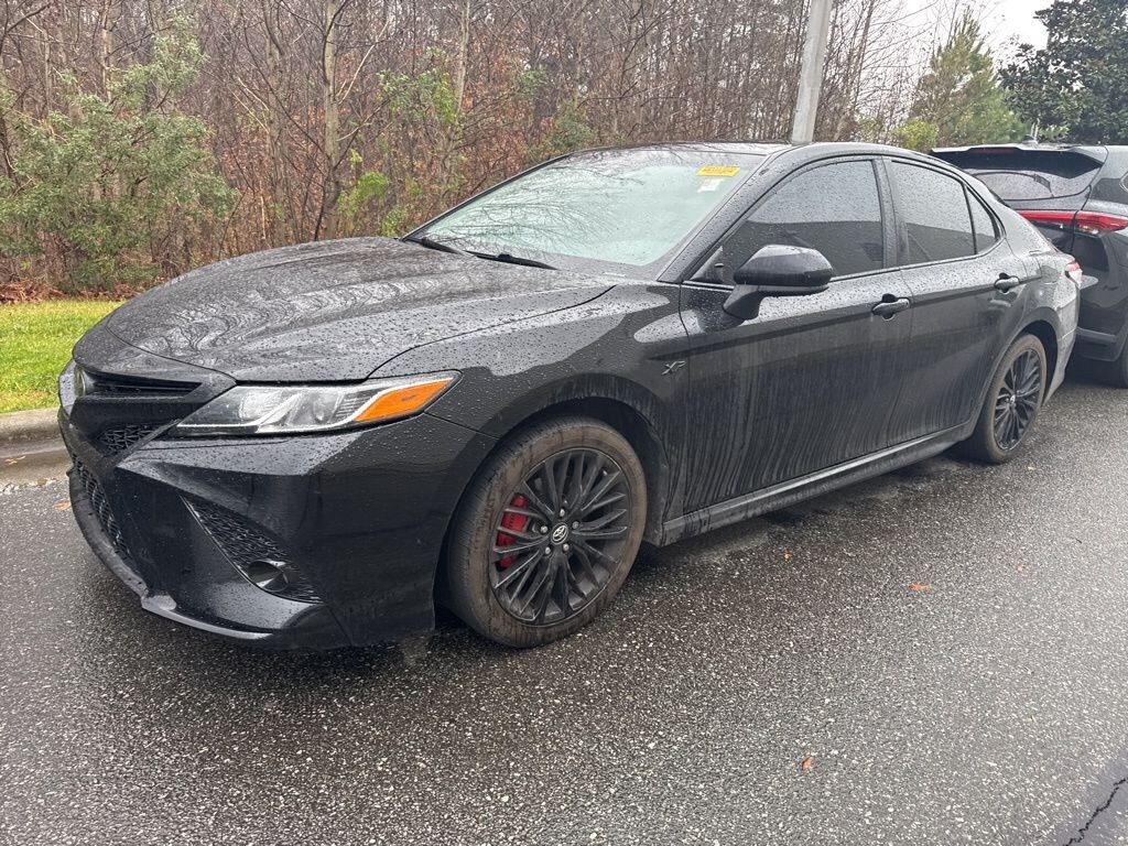 Used 2020 Toyota Camry SE Sedan