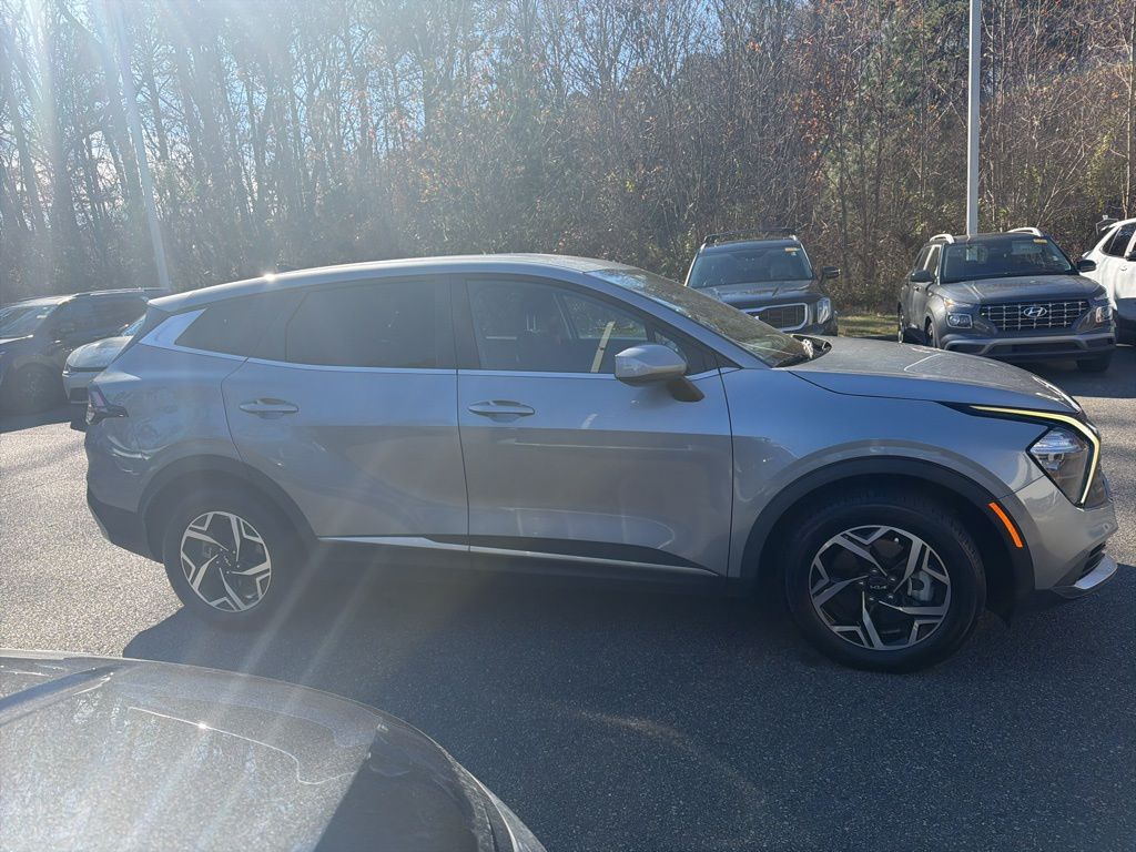 2023 Kia Sportage LX photo 4