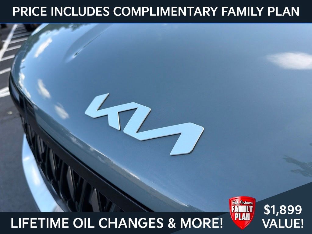 New 2027 Kia Carnival Hybrid EX Van Passenger Van