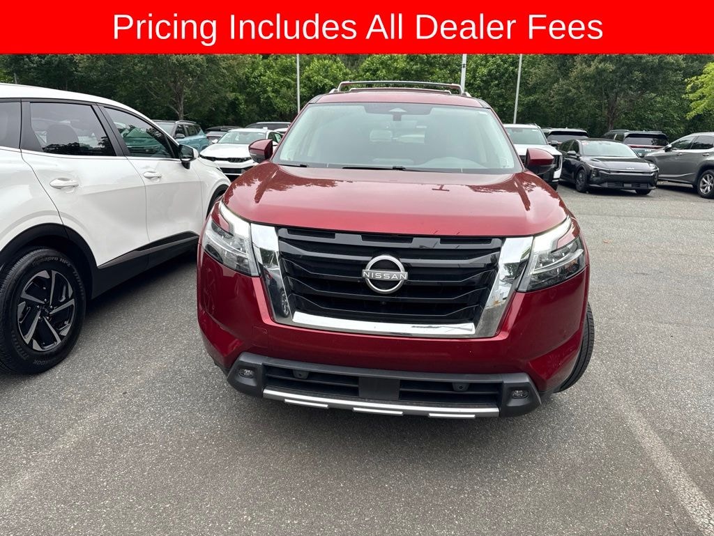 Used 2024 Nissan Pathfinder SL SUV